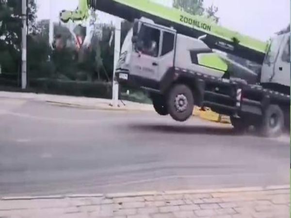 竞秀区吊车租赁_决定随车吊价格的因素